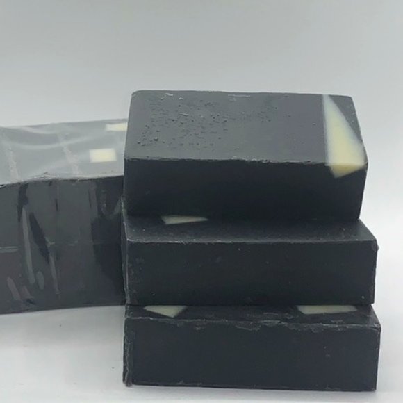 Hand-Crafted Soap (Aloes & Charcoal) - Picture 1 of 1